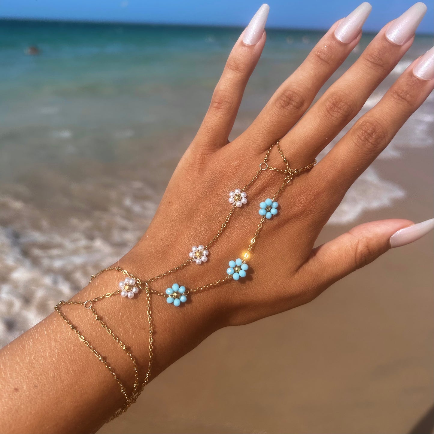 Daisy Hand Chain